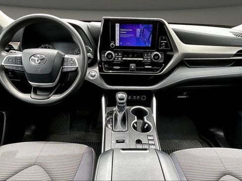 Used 2023 Toyota Highlander L FWD image 8