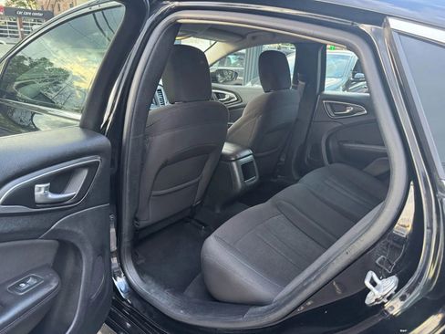 Used 2015 Chrysler 200 Limited image 16