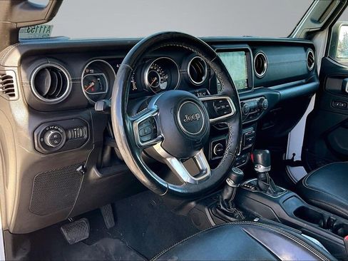 Certified 2020 Jeep Gladiator Overland AWD/4WD image 4