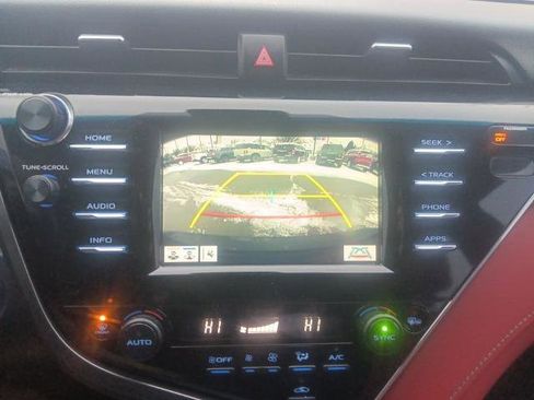 Used 2018 Toyota Camry XSE image 35