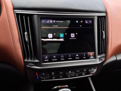 Used 2022 Maserati Levante GT AWD/4WD image 12