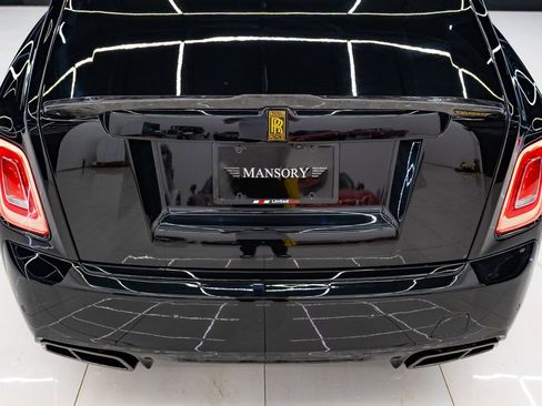 Used 2026 Rolls-Royce Phantom Sedan RWD image 17