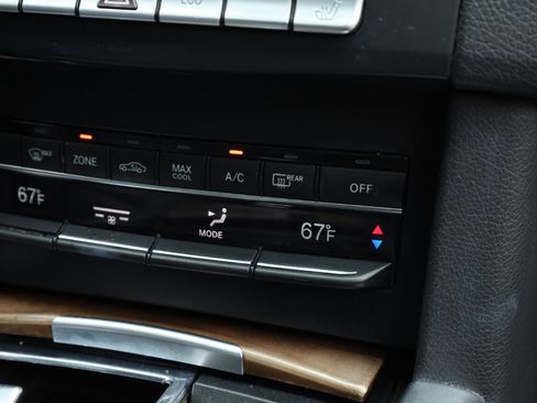 Used 2016 Mercedes-Benz E 350 Sedan image 34