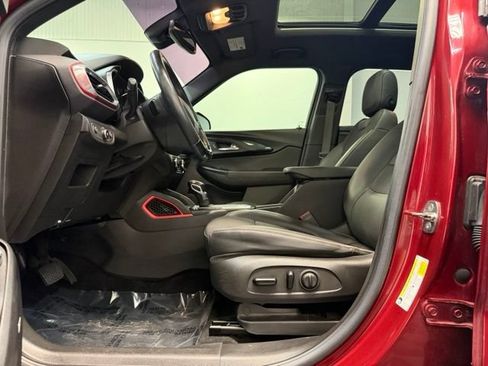 Used 2022 Chevrolet TrailBlazer RS w/ Sun and Liftgate Package FWD image 13