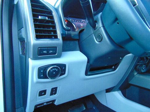 Used 2022 Ford F450 Limited w/ FX4 Off-Road Package image 24