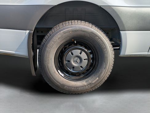 New 2025 Mercedes-Benz Sprinter 2500 image 10