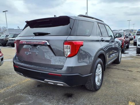 Certified 2022 Ford Explorer XLT w/ Equipment Group 202A image 6