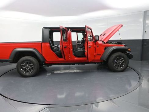 New 2025 Jeep Gladiator Sport AWD/4WD image 37