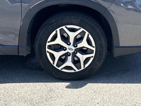 Used 2020 Subaru Forester Premium image 28