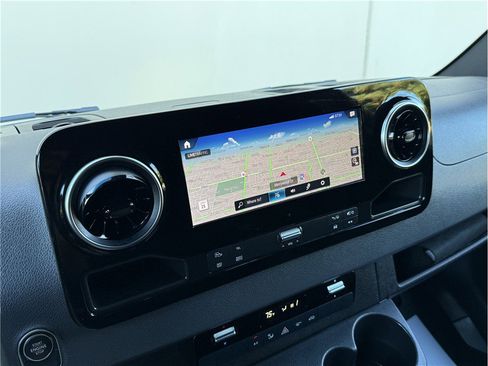 Used 2024 Mercedes-Benz Sprinter 3500 image 41