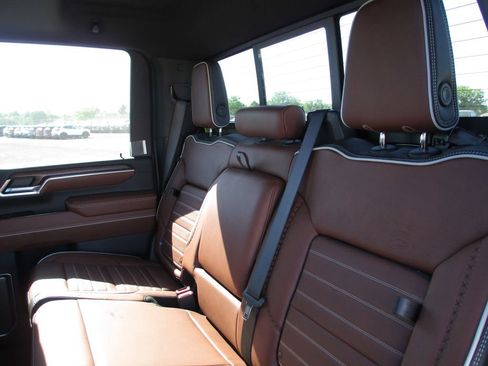 New 2026 GMC Sierra 2500 Denali Ultimate AWD/4WD image 14