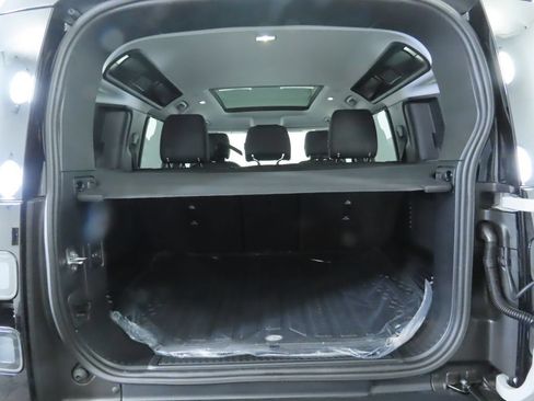 Used 2026 Land Rover Defender 110 S AWD/4WD image 29