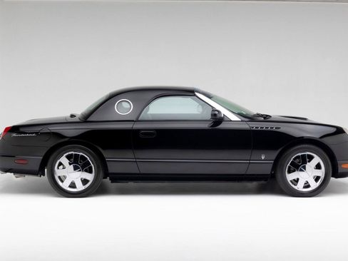 Used 2002 Ford Thunderbird image 19