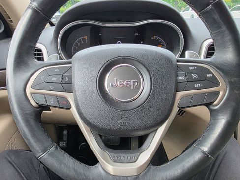 Used 2017 Jeep Grand Cherokee Limited AWD/4WD image 11
