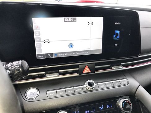 Used 2024 Hyundai Elantra SEL w/ Convenience Package image 16