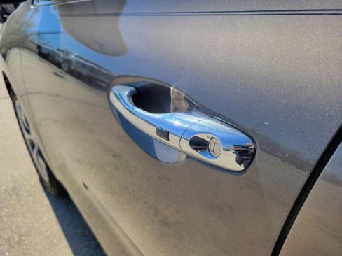 Used 2019 Kia Sorento SX image 11