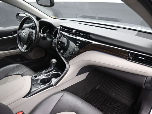 Used 2019 Toyota Camry XLE image 42