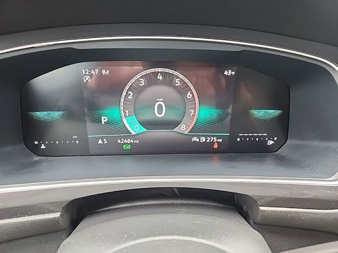 Certified 2024 Volkswagen Tiguan SE R-Line image 15