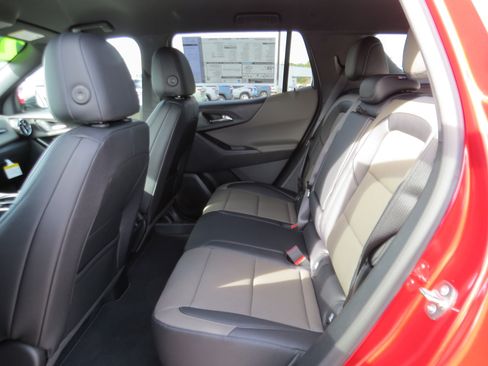 New 2026 Chevrolet Equinox LT w/ Convenience Package II image 12