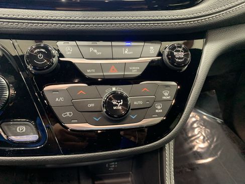 New 2026 Chrysler Pacifica Limited image 27