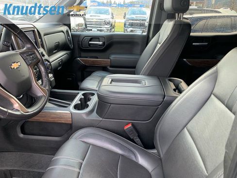 Used 2019 Chevrolet Silverado 1500 High Country w/ Technology Package image 15