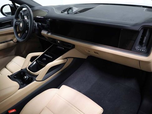 New 2026 Porsche Cayenne S image 6
