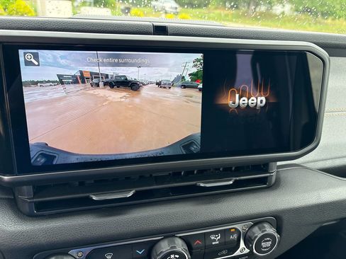 New 2025 Jeep Gladiator Sport image 23