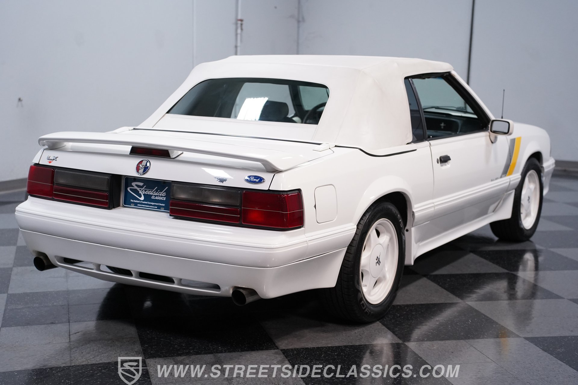 Used 1993 Ford Mustang LX RWD image 10
