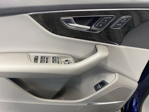 Used 2022 Audi Q7 Premium Plus w/ Premium Plus Package image 12