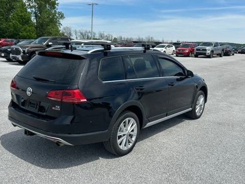 Used 2017 Volkswagen Golf Alltrack SE AWD/4WD image 5