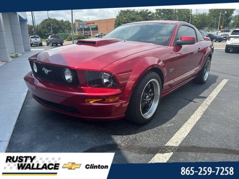 Used 2005 Ford Mustang GT Premium RWD image 1