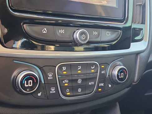 Used 2019 Chevrolet Traverse LT w/ LPO, Black Accent Package image 24