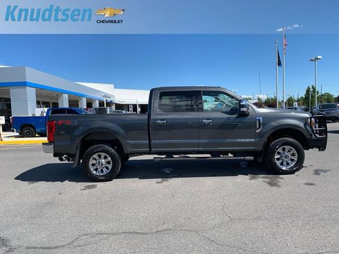 Used 2017 Ford F250 XLT w/ XLT Premium Package AWD/4WD image 8