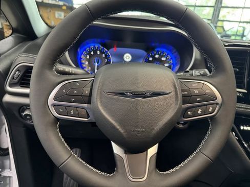 New 2026 Chrysler Pacifica Select image 21