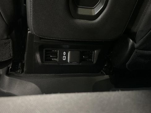 Used 2025 Chevrolet Silverado 2500 LT w/ Convenience Package image 23