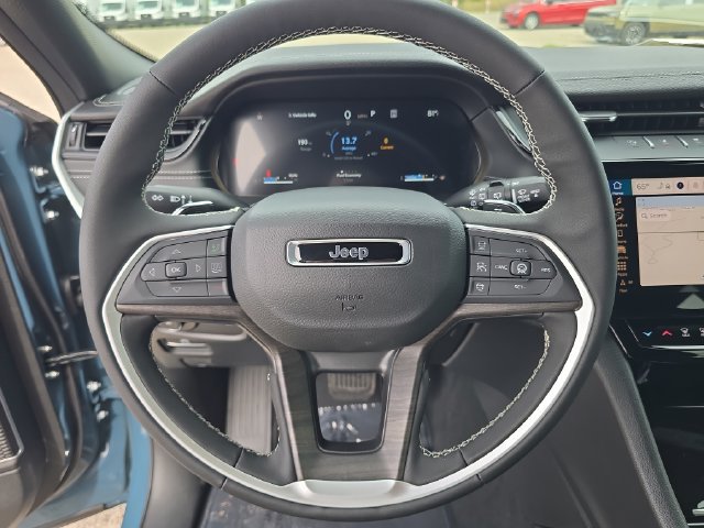 New 2026 Jeep Grand Cherokee Limited w/ Luxury Tech Group II RWD image 25