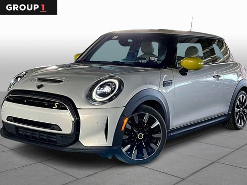 Used 2023 MINI Cooper SE image 1