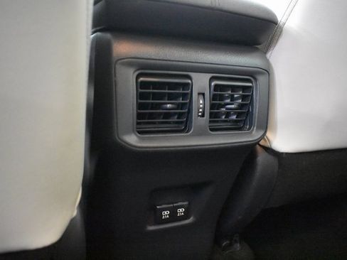 Used 2019 Toyota RAV4 XLE Premium image 25