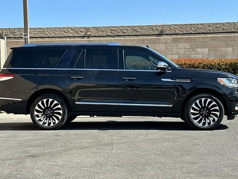 Used 2022 Lincoln Navigator L Black Label AWD/4WD image 3