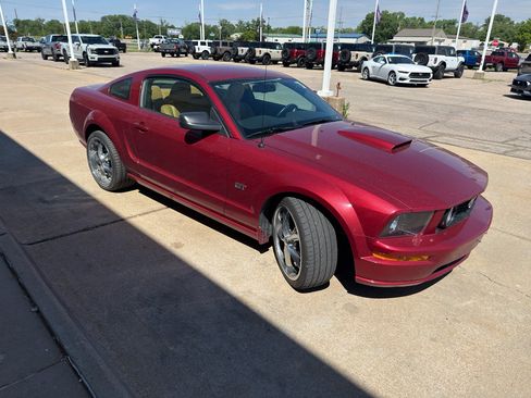 Used 2007 Ford Mustang GT RWD image 3