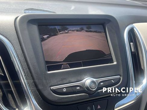 Used 2022 Chevrolet Equinox LS AWD/4WD image 24