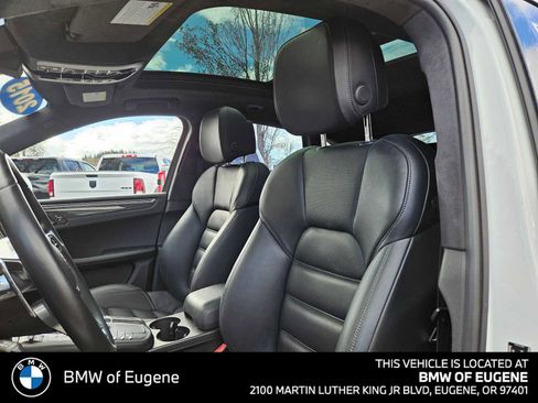 Used 2015 Porsche Macan Turbo AWD/4WD image 24