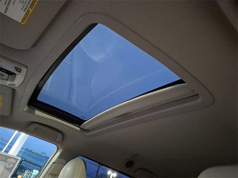 Used 2014 Toyota Sienna XLE image 15