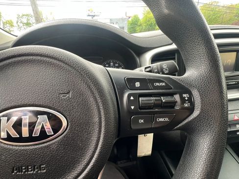 Used 2016 Kia Sorento LX image 21