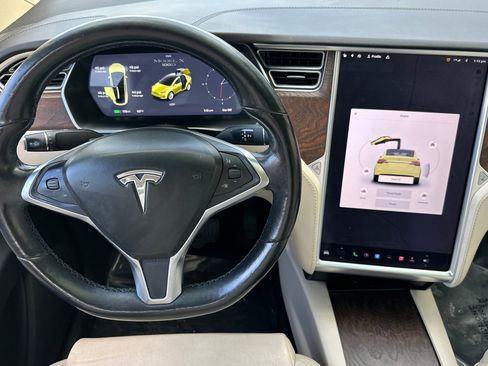 Used 2018 Tesla Model X 100D image 28