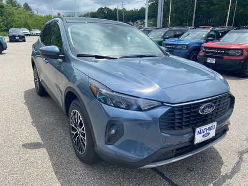 New 2025 Ford Escape SE image 10