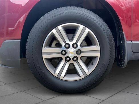 Used 2017 Chevrolet Traverse LT image 11