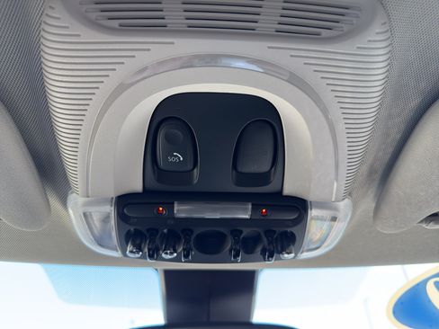 Used 2020 MINI Cooper 4-Door Hardtop FWD image 15