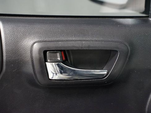 Used 2020 Toyota Tacoma TRD Off-Road w/ Technology Package image 30