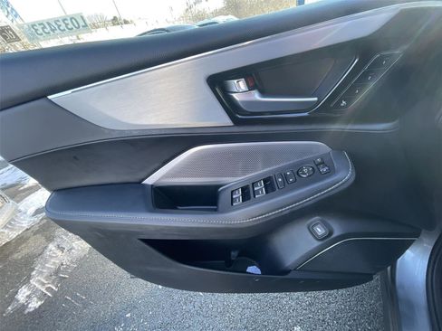 Certified 2025 Acura MDX w/Technology Package image 12